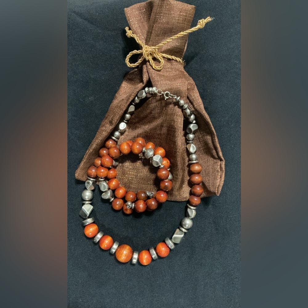 STATEMENT NECKLACE & BRACELET SET POLISHED WOOD & SILVER TONE BEADS - Picture 3 of 12